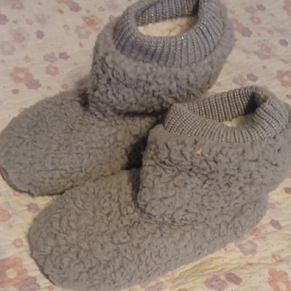 Cozy Gray Fuzzy Slipper Boots - Picture 2 of 4